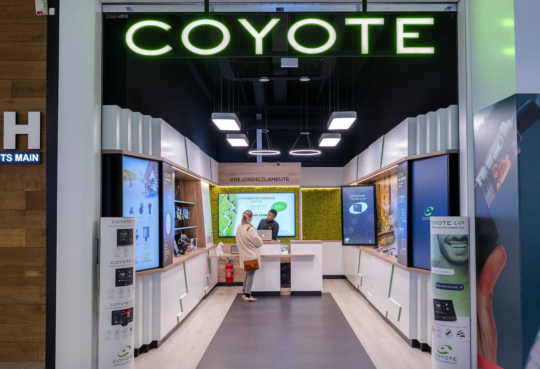 Coyote et Bob Desk -solution GMAO pour vos boutiques avec client