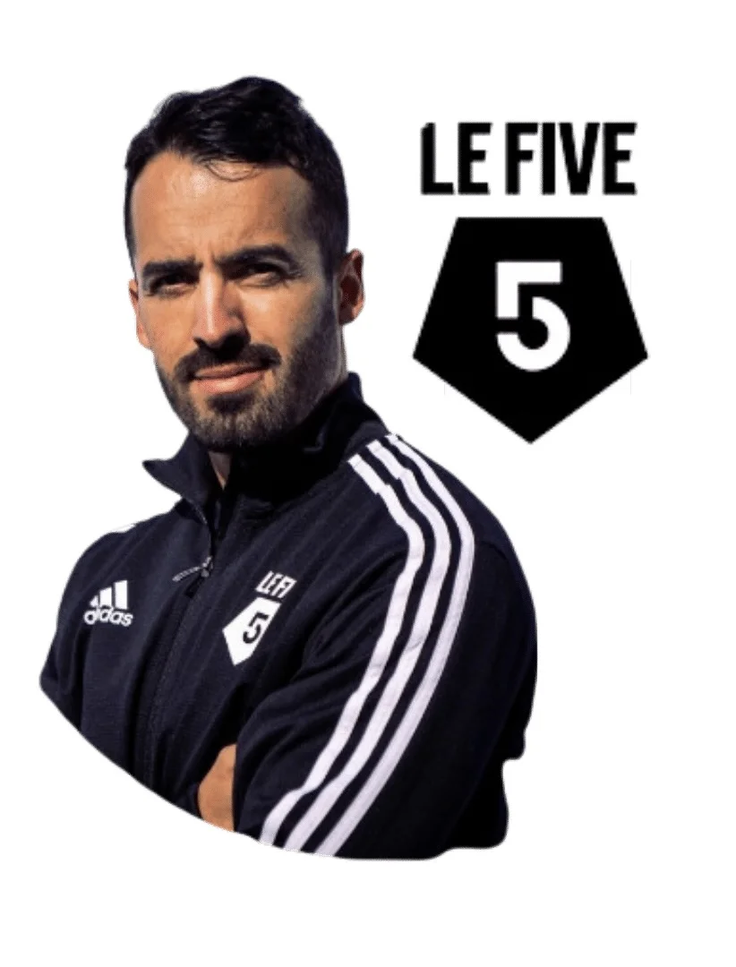 Portrait de Carlos - responsable maintenance five pour illustrer cas client.